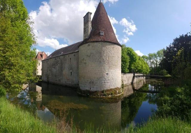 Chateau De Mauvilly Exterior photo